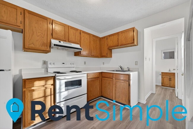 Building Photo - 430 Chase St