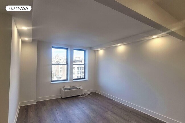 Building Photo - 45 W 81st St