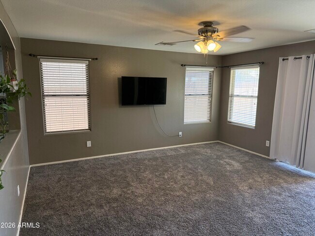 Building Photo - 5943 S 248th Dr