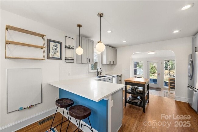 Building Photo - 5712 Oak Dr