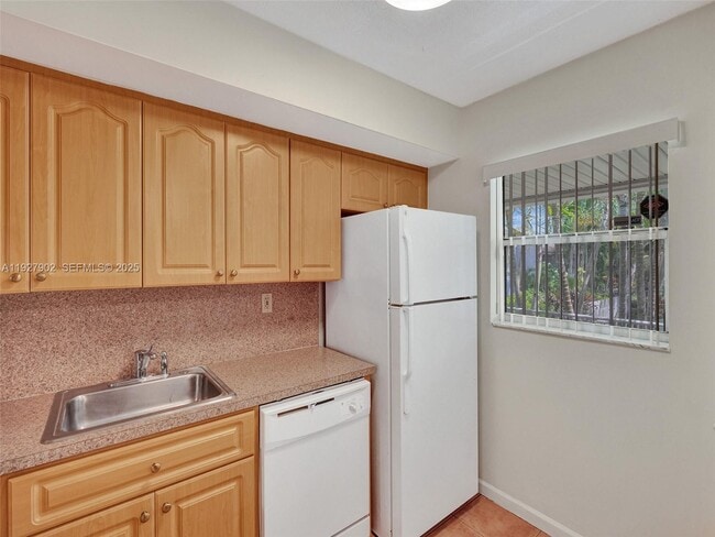 Building Photo - 4600 SW 67th Ave