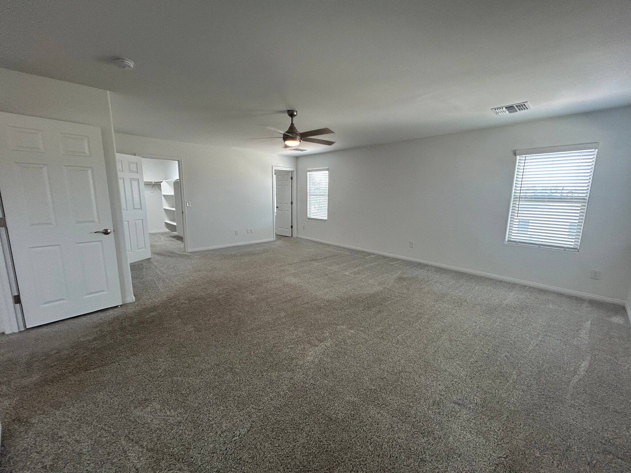 Building Photo - 9208 W Coolidge St