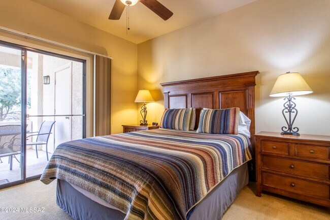 Building Photo - 2550 E River Rd