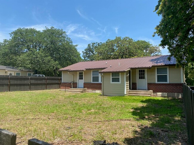 Building Photo - 1547 Ranger Hwy