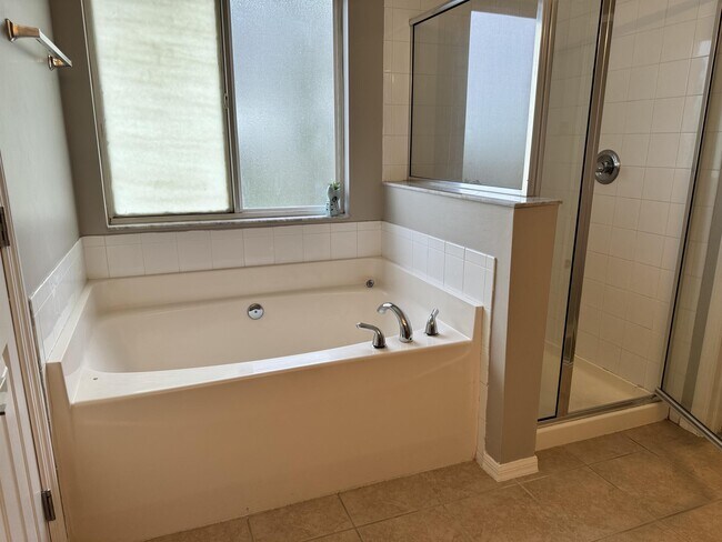 Building Photo - 1722 NW 5th St