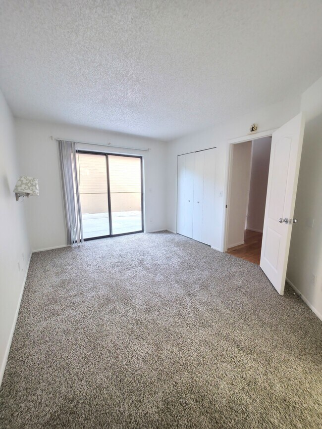 Building Photo - 2324 N Whispering Pines Way