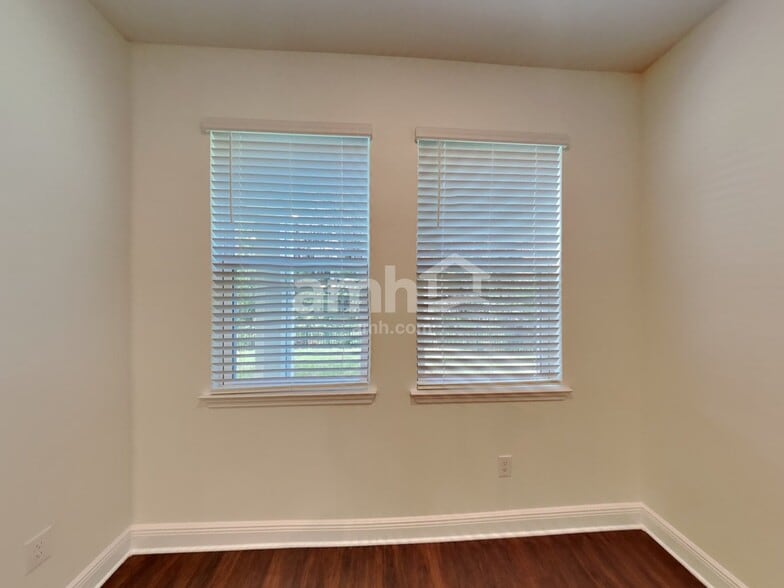 Building Photo - 6245 Emerald Hls Wy