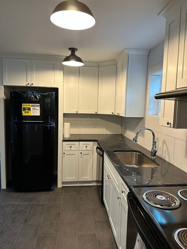 Building Photo - Affordable 3/1 Duplex in Plant City