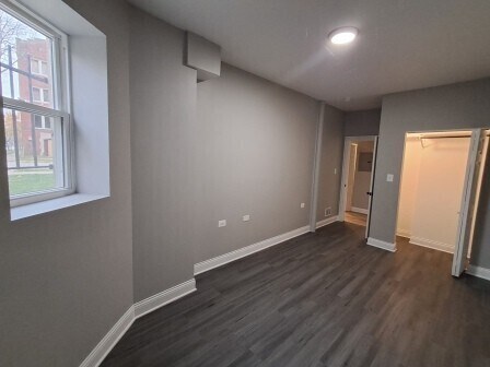 Building Photo - 935 W Marquette Rd