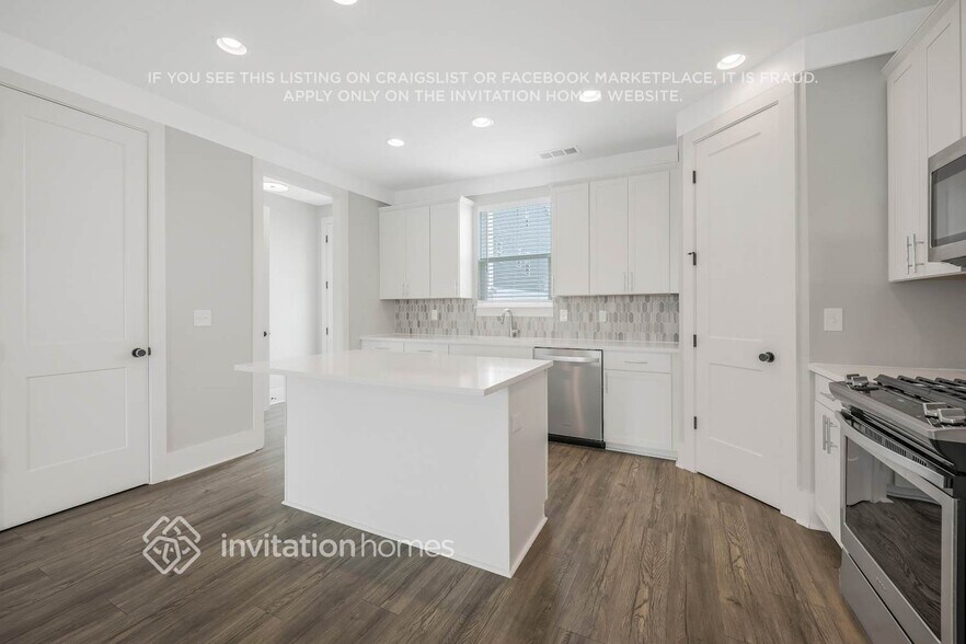 Building Photo - 265 Founders Ln