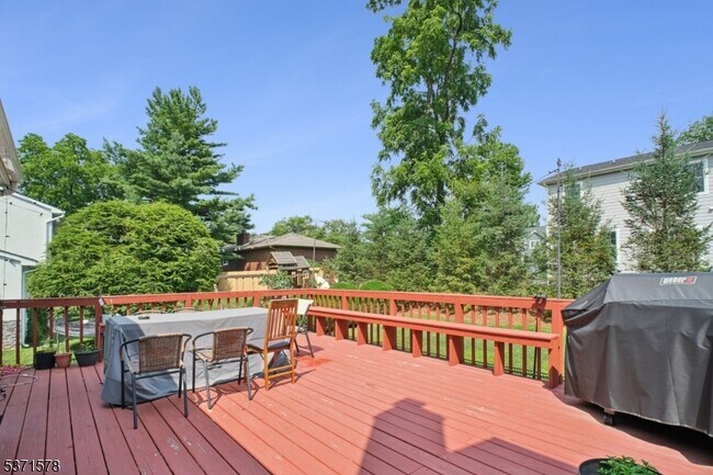 Building Photo - 5 Trombley Dr