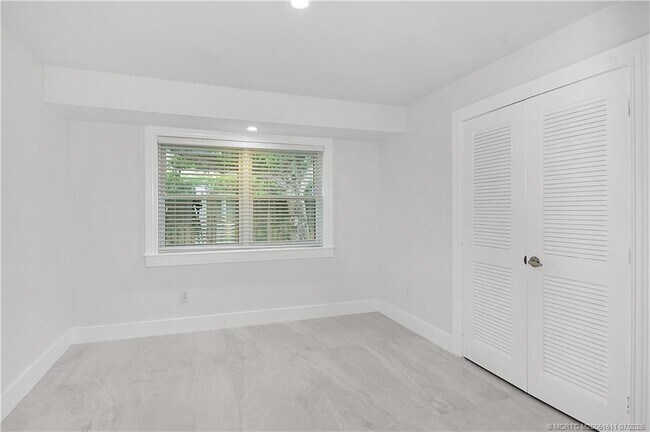 Building Photo - 4 Copaire Rd