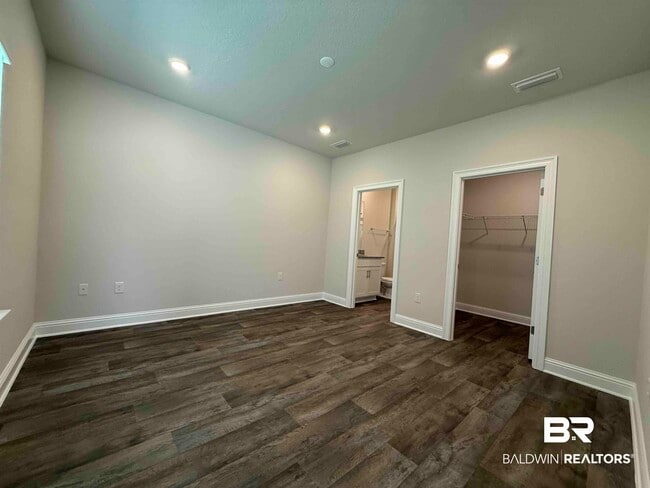 Building Photo - 19130 Treehill Ln