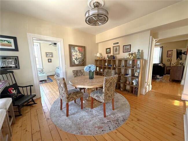 Building Photo - 3 Howard St