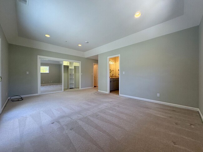 Building Photo - Spacious 3BR + Office | 2,150 SF | 2-Car Garage | Prime Menlo Park