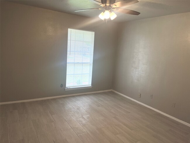 Building Photo - 1815 Westwood Dr