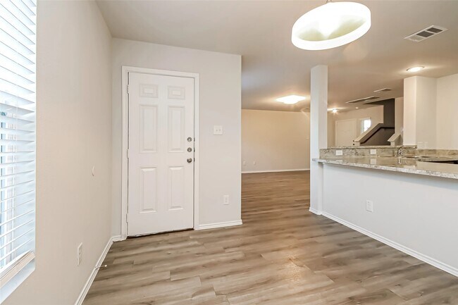 Building Photo - 2907 Karin Crst Ln