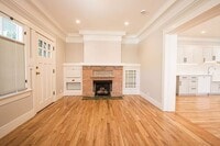 Building Photo - Recenty Updated 1916 California Bungalow f...