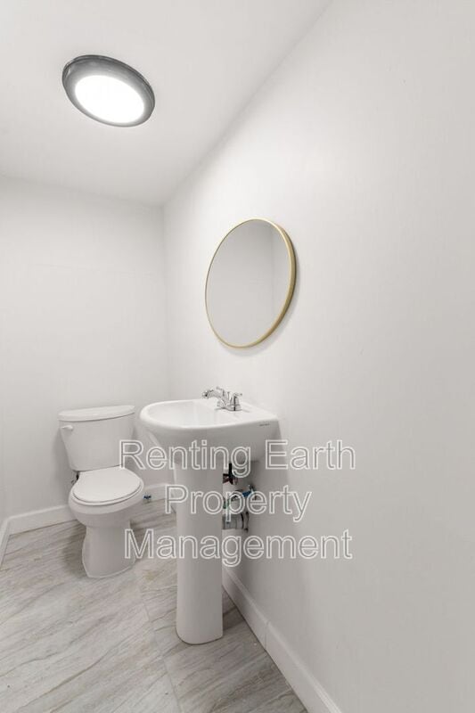 Building Photo - 9746 Diamond Dr