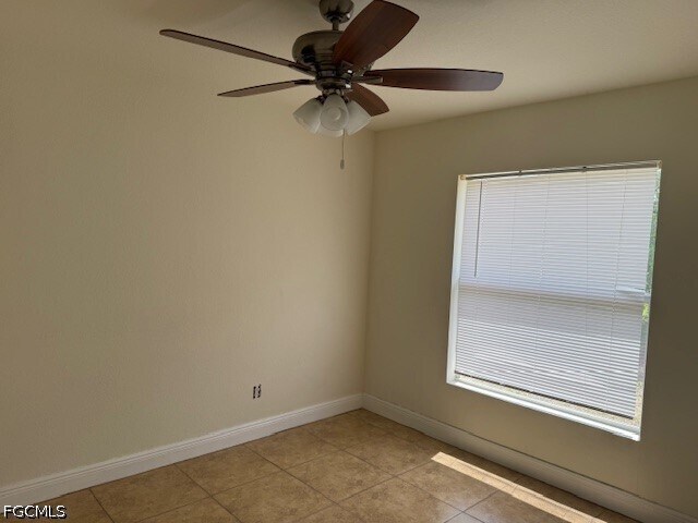 Building Photo - 450 Rathburn St