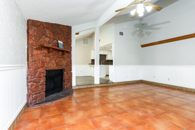 Building Photo - 4624 Goldrock Dr