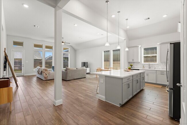 Building Photo - 15949 Hayes Mkt Lp