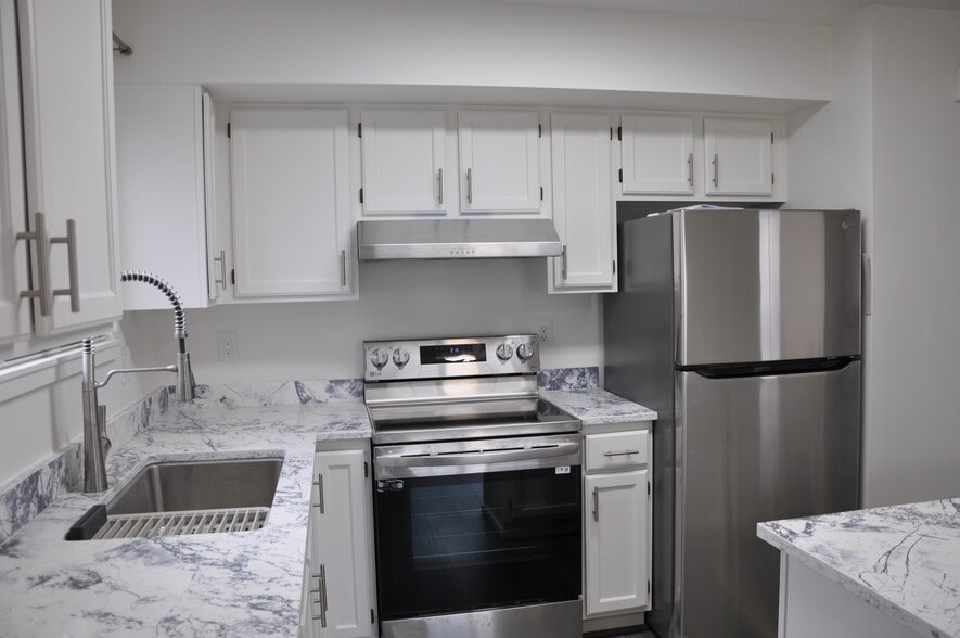 Kitchen / Living Room - 3031 Pacific St