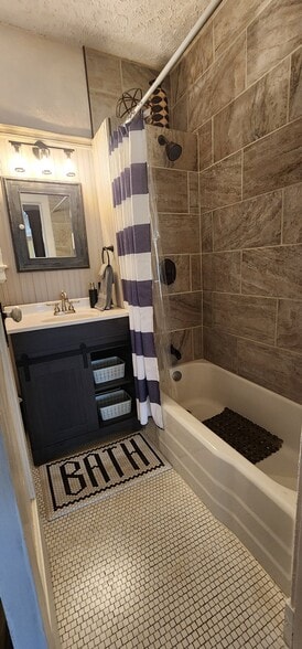 Building Photo - 125 S 5th St