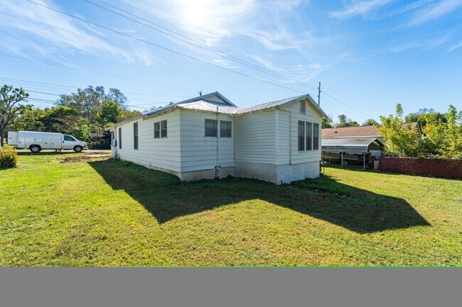 Building Photo - Hot Listing in Bessemer! 3 Beds, 2 Baths &...