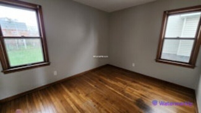 Building Photo - 5015 E 113th St