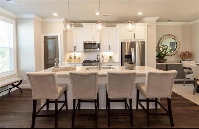 Building Photo - 4400 Sims Park Pl.