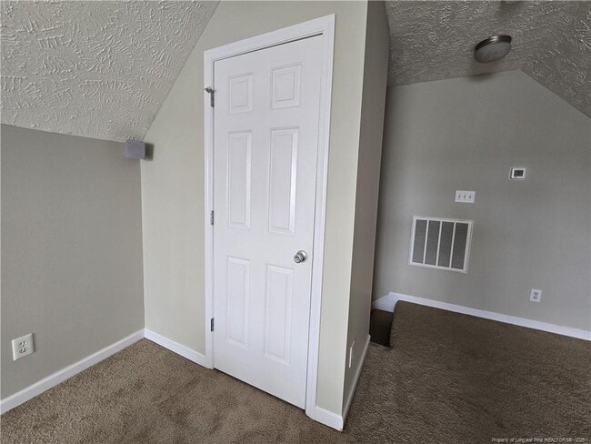 Building Photo - 1019 Canter Ln