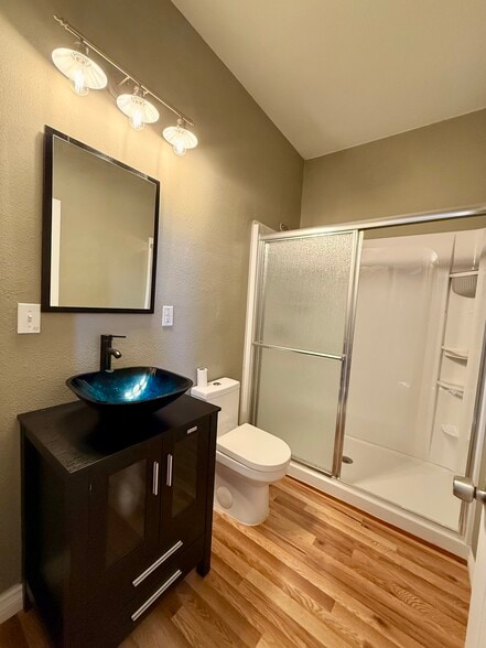 Building Photo - 5041 Delbon Way