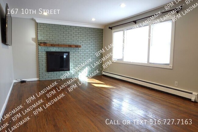 Building Photo - 167 10th St