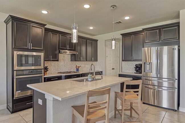 Building Photo - 15846 Weston Ridge Dr