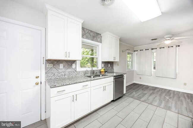 Building Photo - 731 Richwil Dr