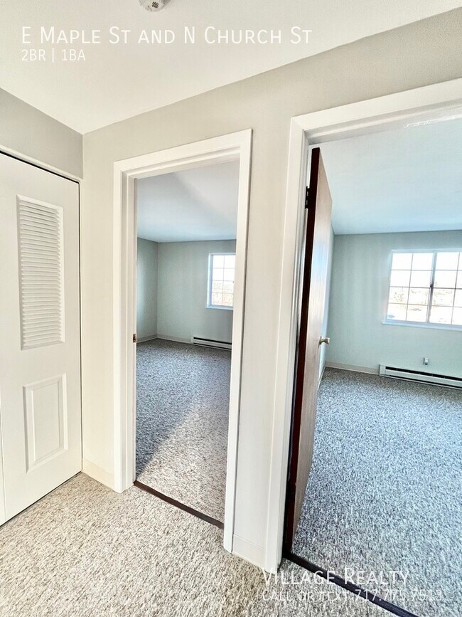 Building Photo - 361 E Maple St