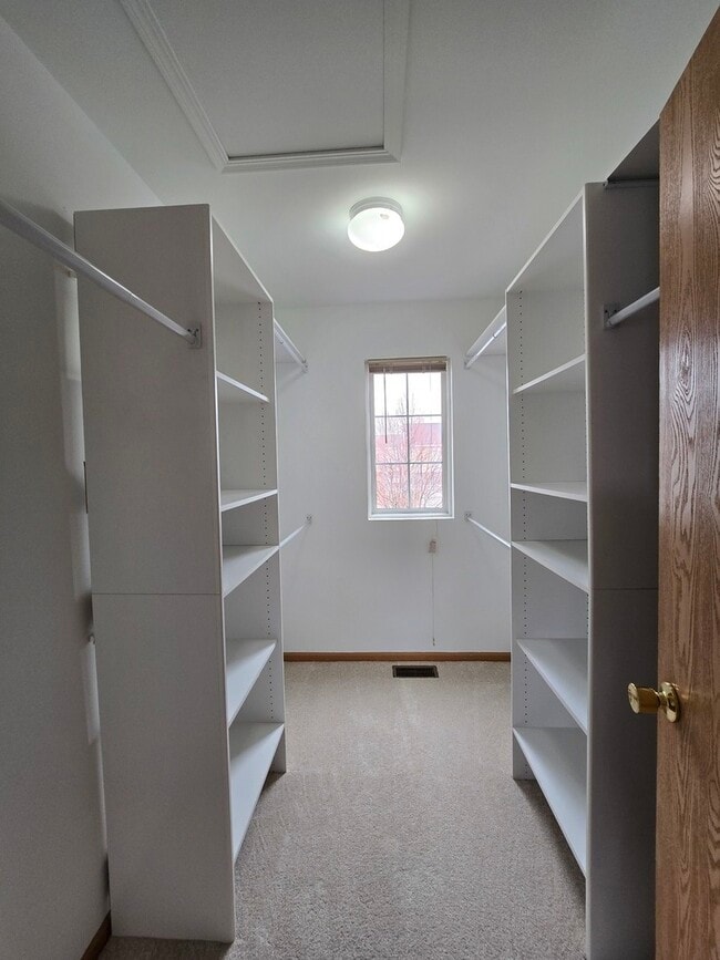 Building Photo - 5006 Syracuse Ct