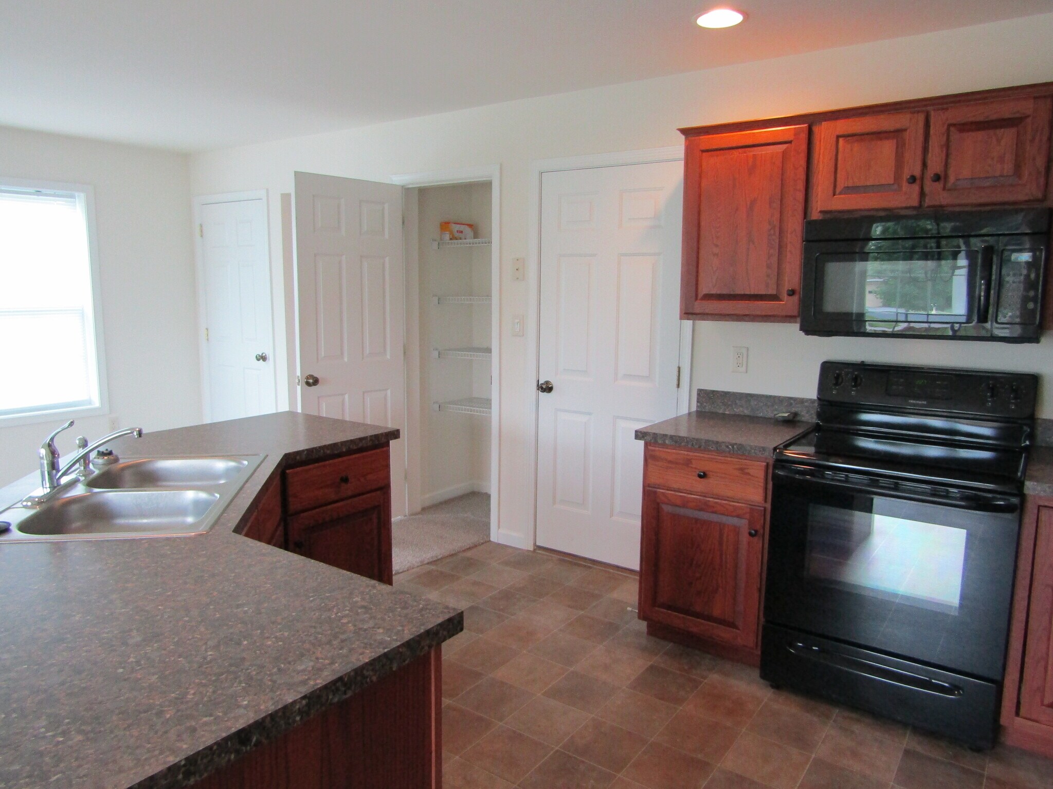 Building Photo - 318 Mount Olive Ln