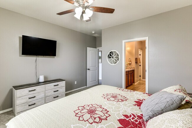 Building Photo - 12281 Pegasus Rd