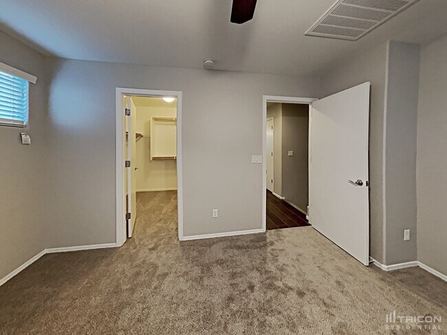 Building Photo - 2515 N 73rd Dr