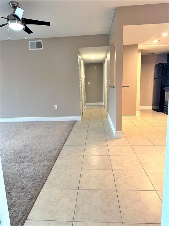 Building Photo - 5325 Vineland Rd