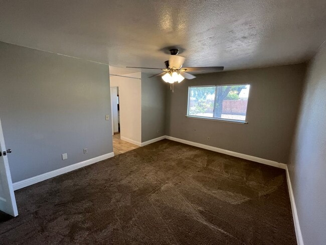 Building Photo - SW Visalia Home coming soon!!