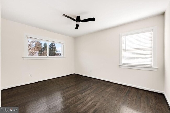 Building Photo - 700 N Mansfield St