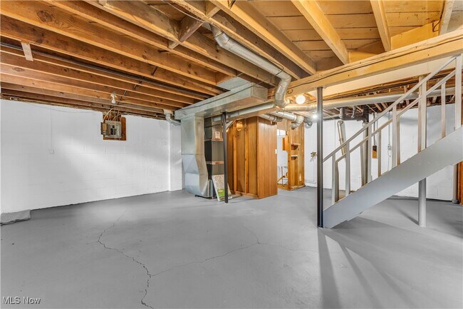 Building Photo - 1171 Hilltop Dr