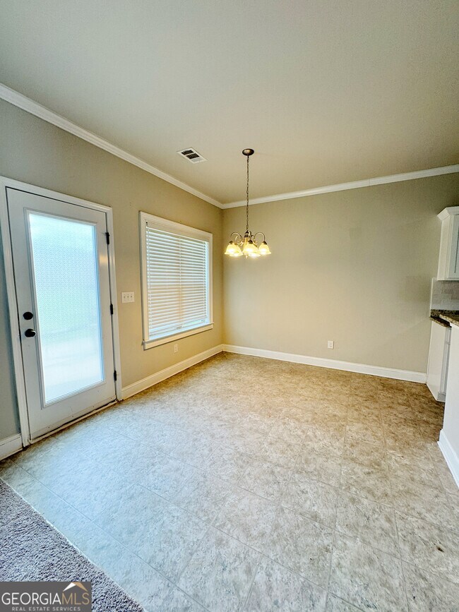 Building Photo - 732 Sanctuary Ln