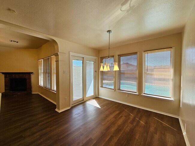 Building Photo - 602 Del Mar Dr