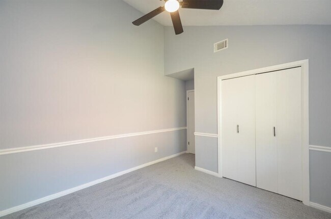 Building Photo - 48 Artesia