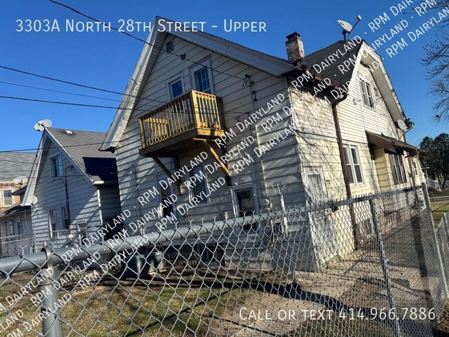 Building Photo - Charming 2-Bedroom, 1-Bathroom Upper Unit ...