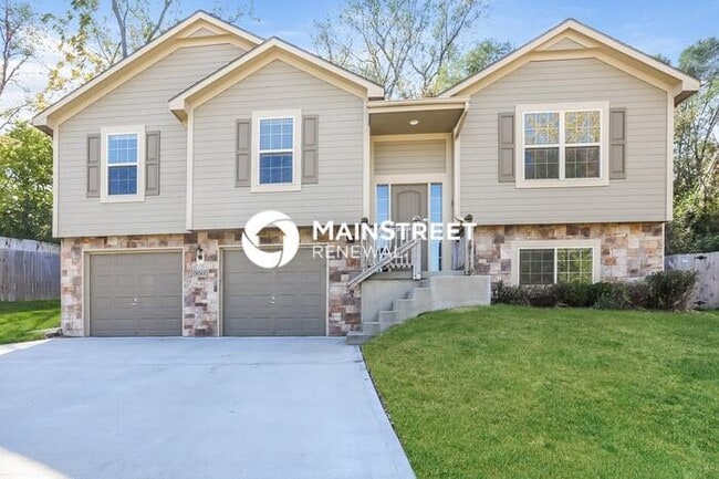 Primary Photo - 4 Bedroom Pet-Friendly Home in Independenc...